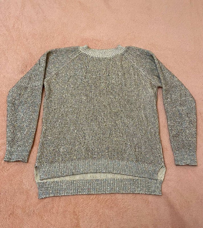 Женский свитер размера S