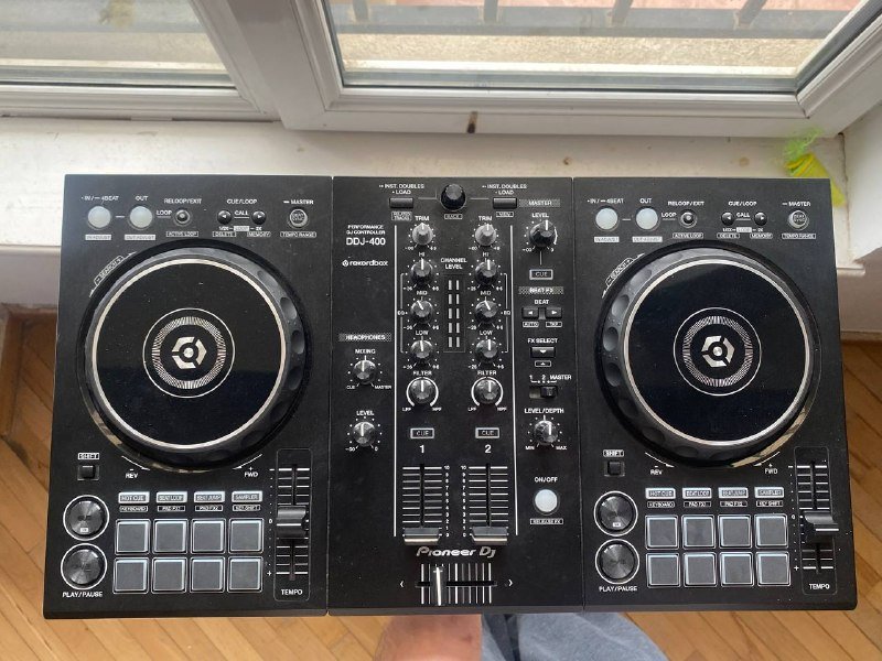 Pioneer DDJ-400 контроллер