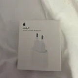 Оригинальный адаптер Apple USB-C 20 Вт 2