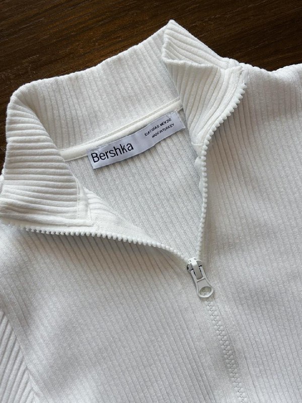 Костюм Bershka S трикотажный кроп-топ штаны 4