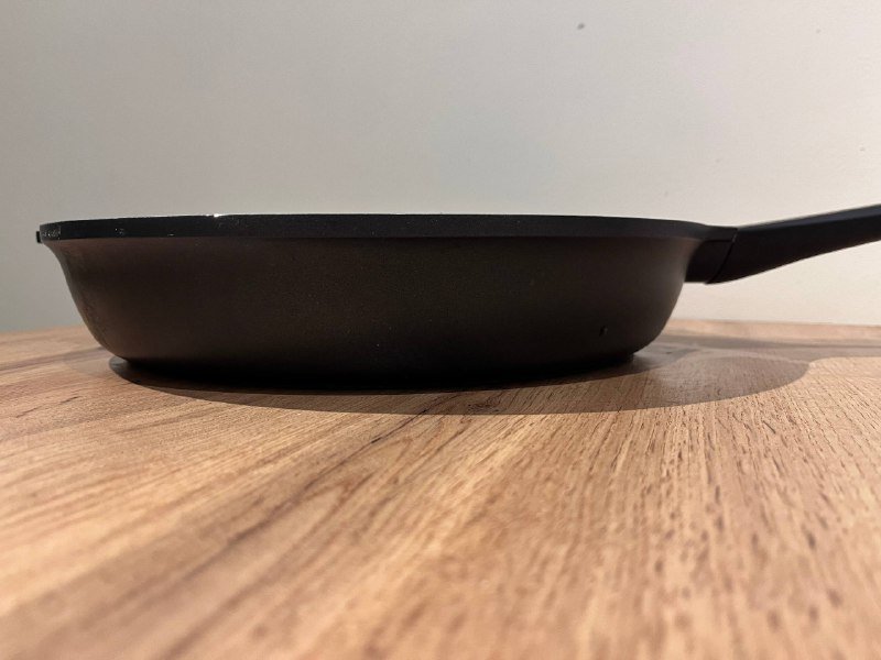 Глубокая сковородка, книга, креатин моногидрат, шейкер 2