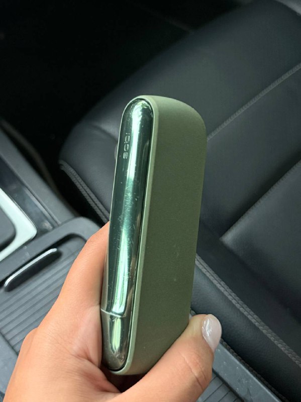 Iqos Iluma и зарядное устройство 2
