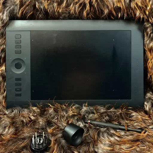 Графический планшет Wacom Intuos Pro Medium