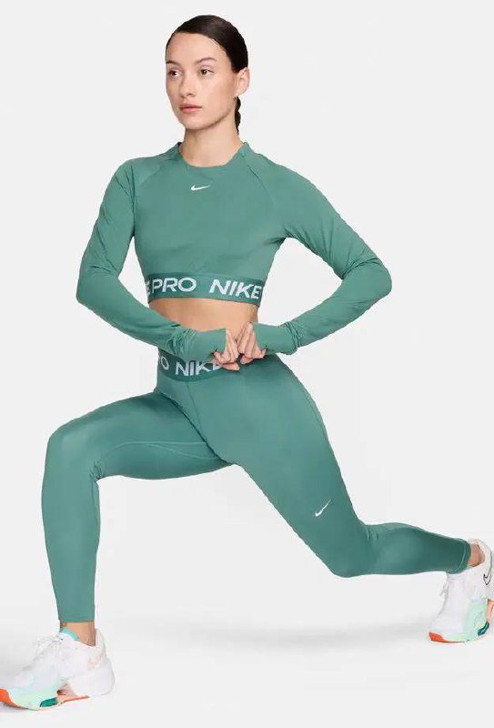 Костюм Nike верх размер М, низ S 2