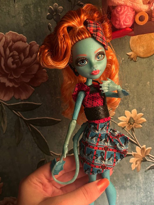 Куколка Monster High Лорна 3