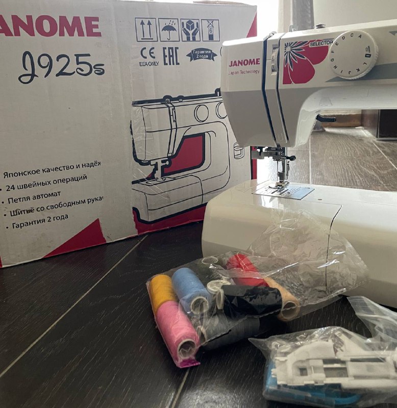 Швейная машинка Janome J925S