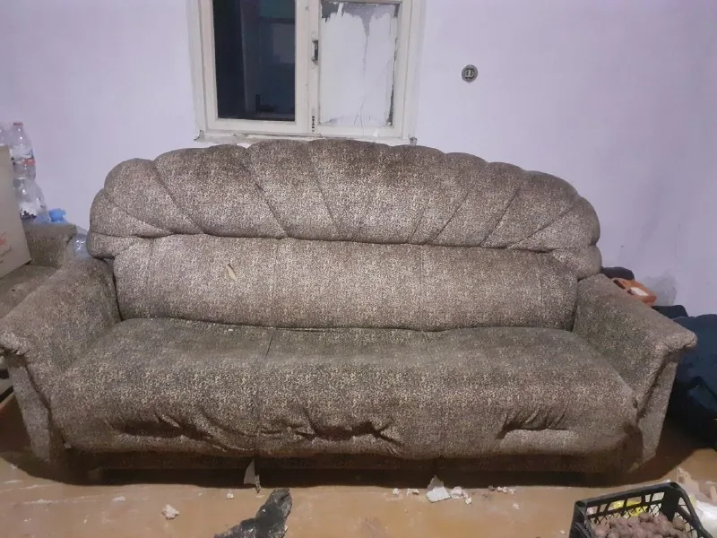 Диван