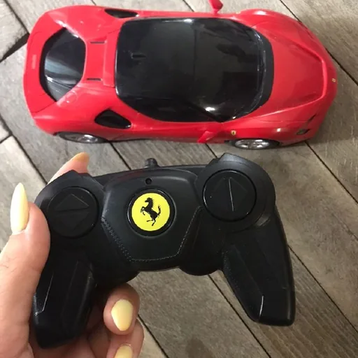 Ferrari машинка на пульте управления