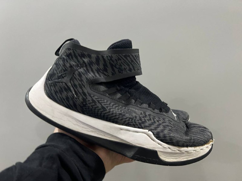 1 Nike Jordan, размер 40