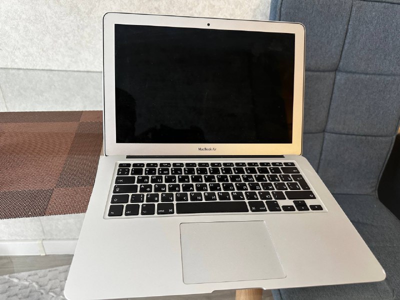 MacBook Air 13-inch 2017 на запчасти