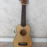 Укулеле с чехлом и струнами 1