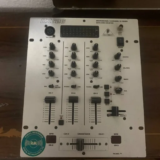 Микшер Behringer DX626