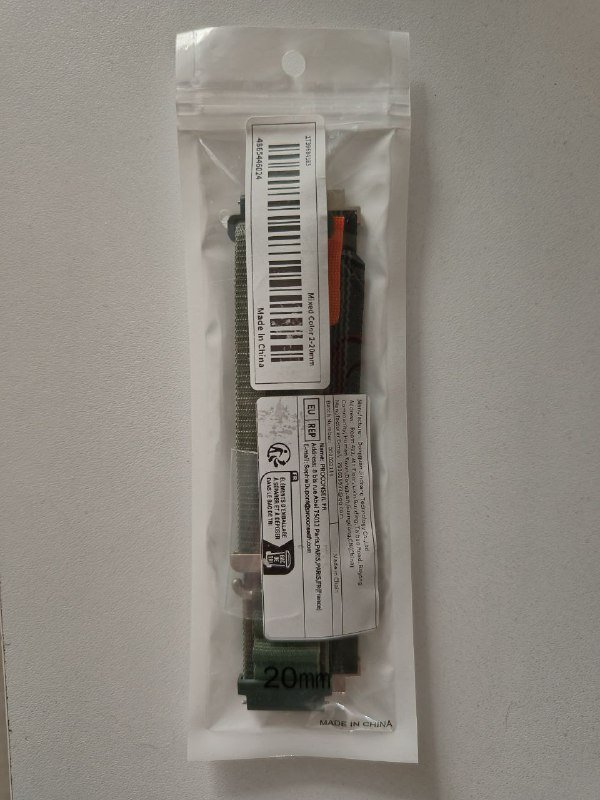 Фитнес-браслет, ремешки, наушники, усилитель, микрофон, клавиатура, блок питания 10