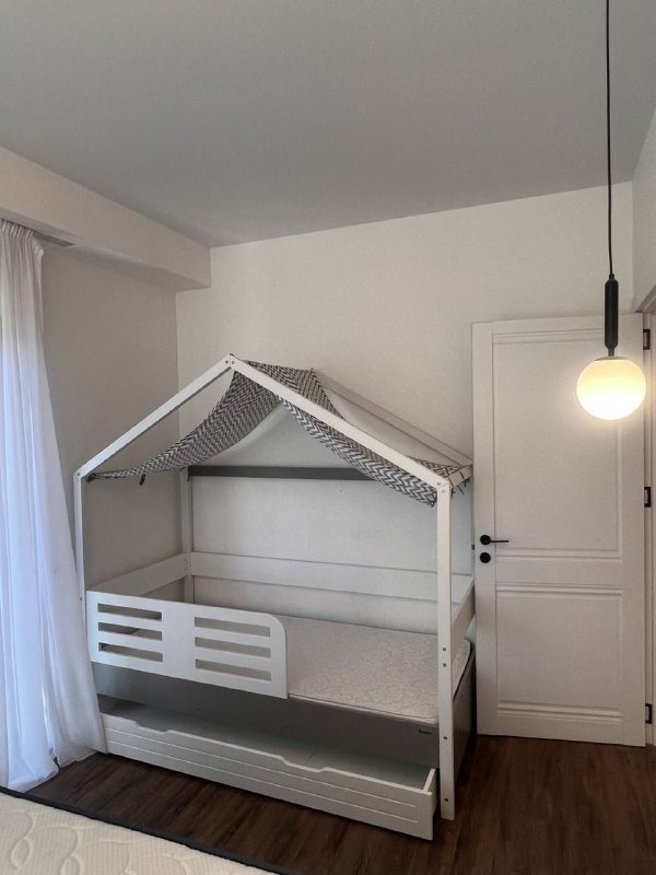 Кровати с матрасами и ящиками для хранения 3