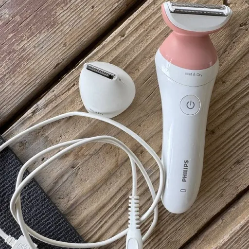 Электробритва Philips, утюжок, мышь Logitech, бутылка BlenderBottle