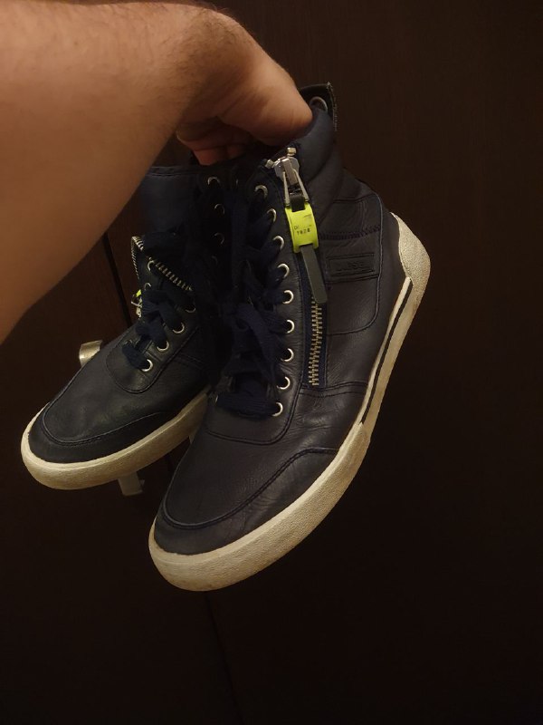 Кроссовки Diesel, куртка Diesel, футболка Diesel, куртка Fila, рубашка Levis, футболка Adidas, свитшот Kenzo