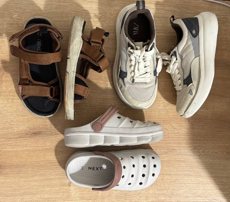 Кроссовки Zara, сандалии Next, сланцы Next для мальчика 2