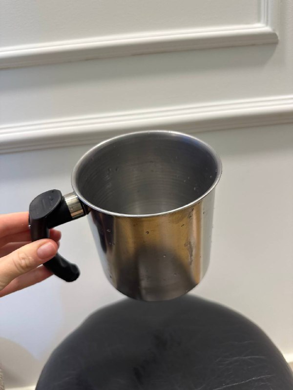 Термопистолет, базы для диффузора, силиконовые молды, пигменты для гипса, емкость для плавления воска, акриловый лак 7