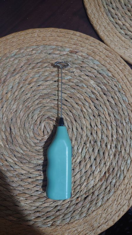 Ручной массажёр, кроссовки Quechua, гирлянда, скатерть, капучинатор, набор тарелок, сито и венчик, подставки, бокалы, стеклянные контейнеры 5