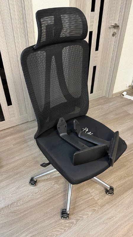 Компьютерный стул с усиленной крестовиной