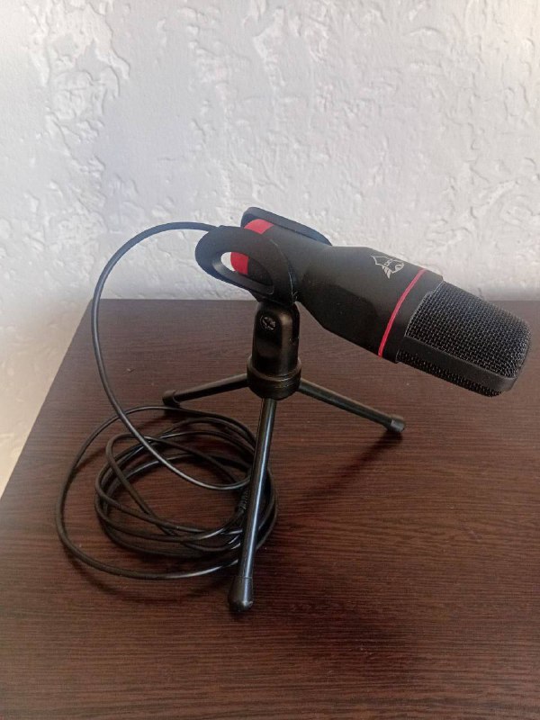 Петличный микрофон Shure MVL, микрофон GXT, массажер Futuronica, турник 2