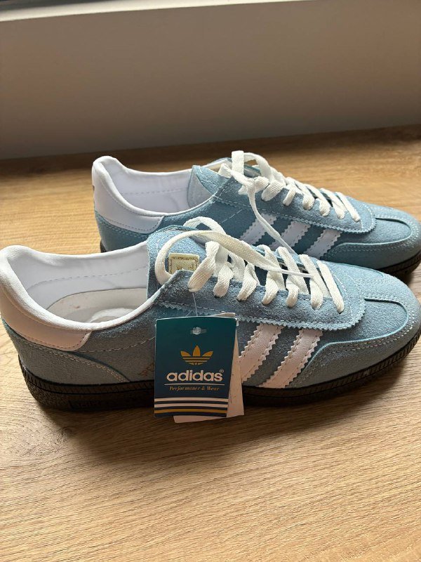 Женские кроссовки Adidas голубые размер 37