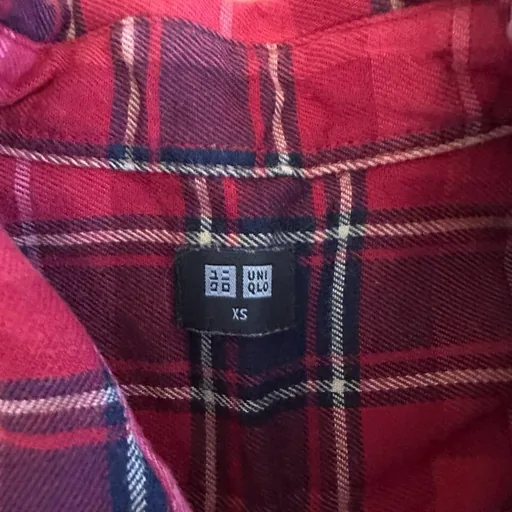 Рубашка Uniqlo XS в красно-синюю клетку
