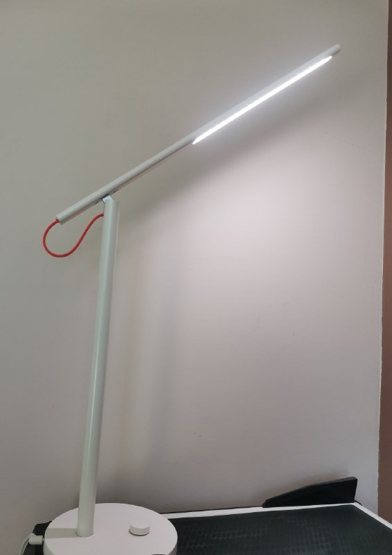 Умная лампа Xiaomi Mi LED Desk Lamp 1S