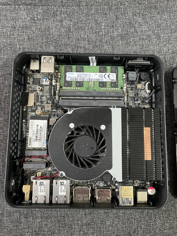 Мини-компьютер Zotac ZBOX-MI643 Intel Core i5 16Гб SSD 256Гб 7