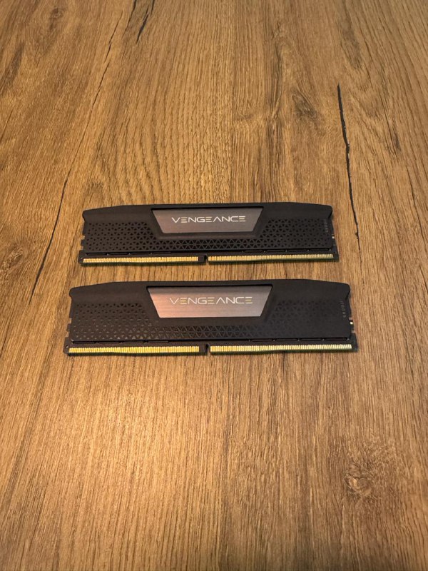 Оперативная память CORSAIR VENGEANCE DDR5 64 ГБ 5200MHz