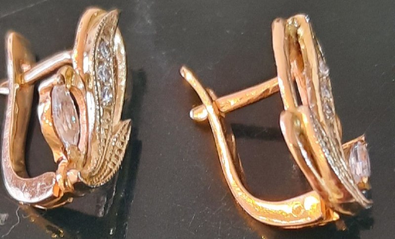 Золотые серьги с фианитами,585 проба