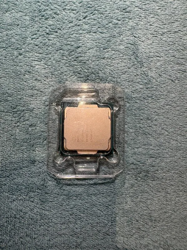 Процессор Intel Core i5-10400F 1