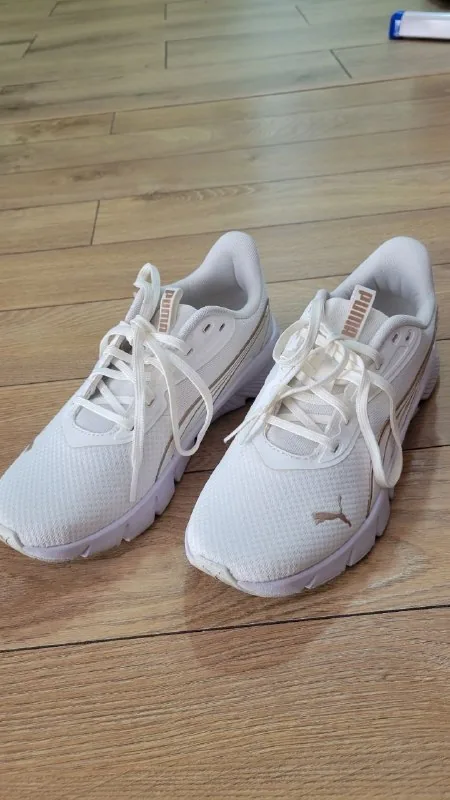 Женские кроссовки Puma 1