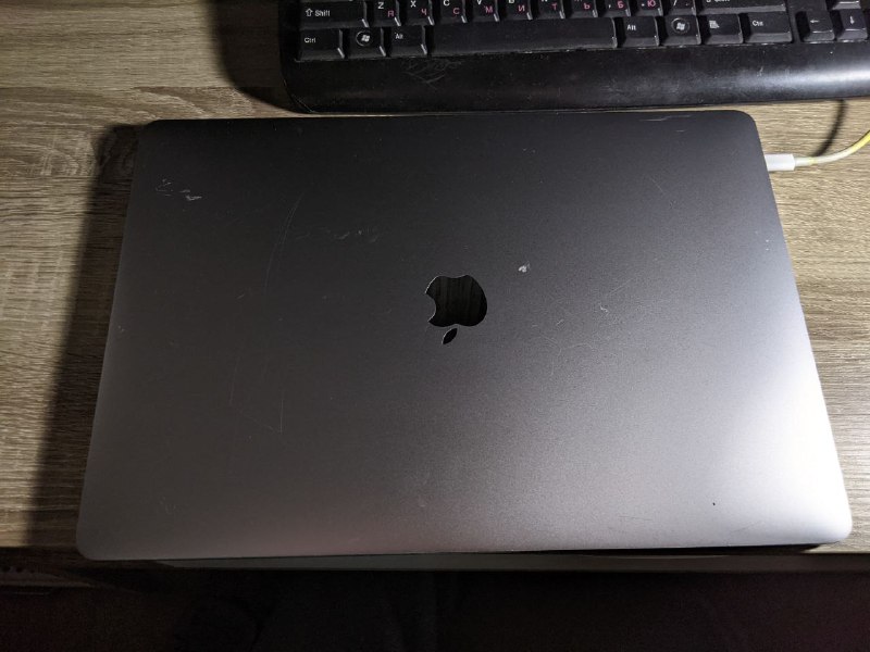 MacBook Pro 15' 2016 i7 16GB RAM, 256GB SSD 2