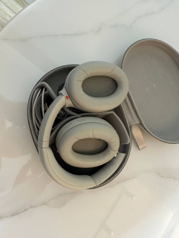Наушники Sony WH-1000MX4 2