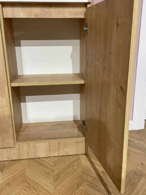 Ресепшен, шкафы, столы, стулья тканевые 4