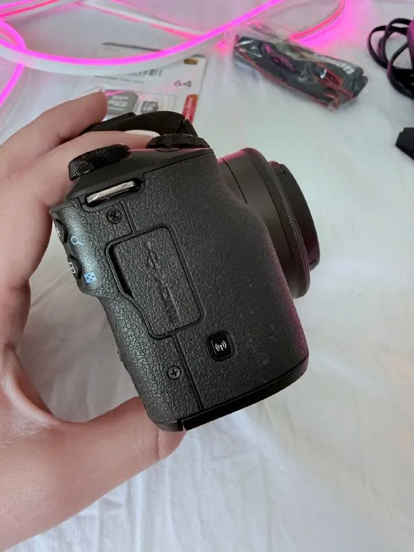 Canon EOS M50 Mark II, Canon EF-M 22mm f/2 STM 8