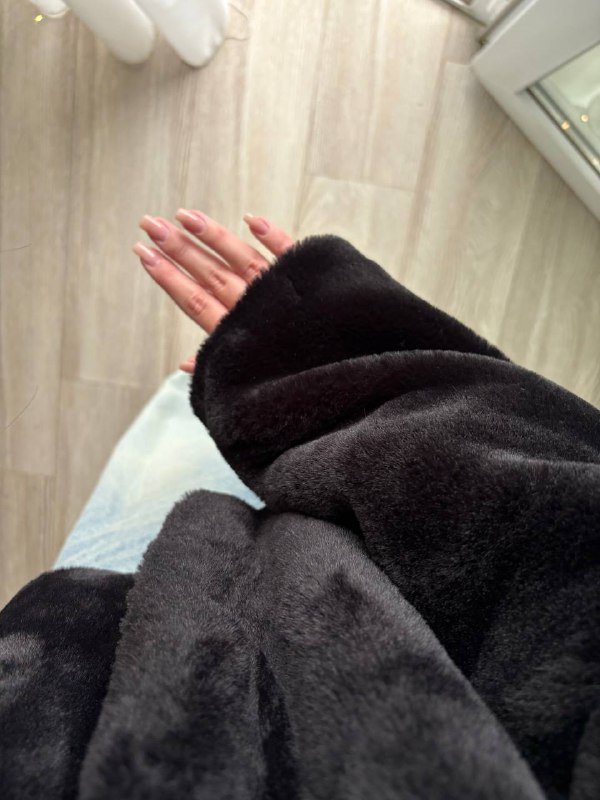 Шуба из Pull & Bear черная размер S 2