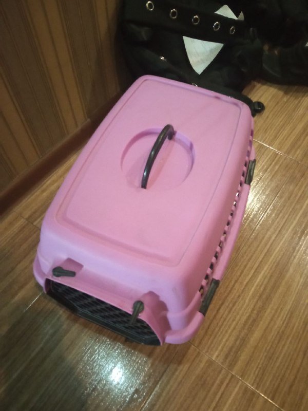 Переноска для животных розового цвета