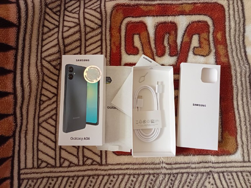 Смартфон Samsung Galaxy A06 4/64Gb 3