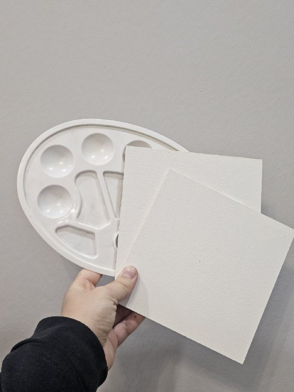 2 мини-холста и палитра для творчества