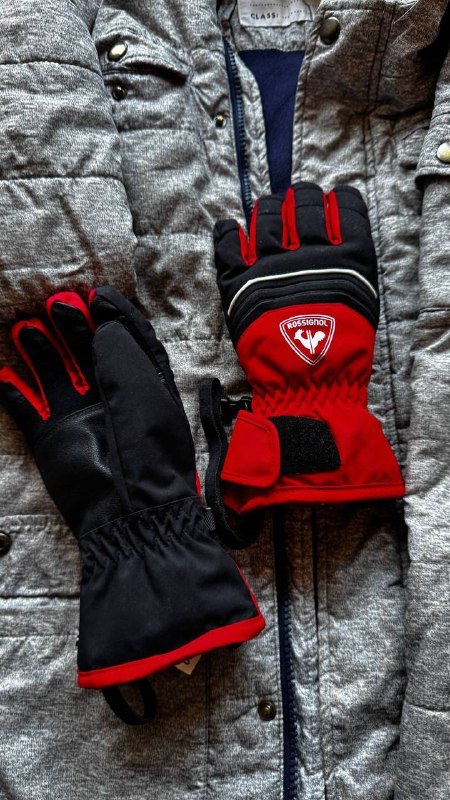 Серая зимняя куртка с капюшоном, перчатки Rossignol, 10-12 лет