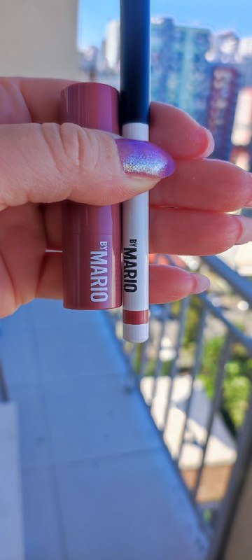 MoistureGlow Plumping Lip Serum, Valentino Puffer Lip Gloss 3