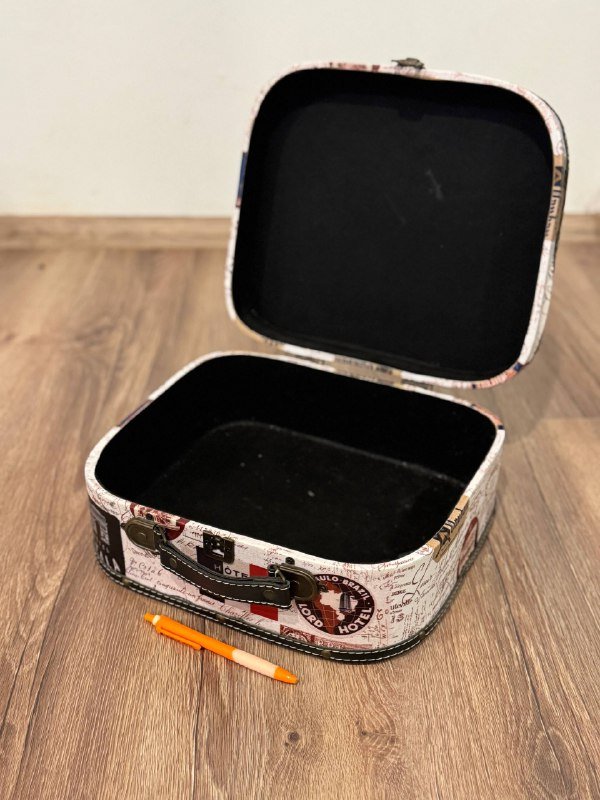 Декоративный чемоданчик для хранения и декора 2