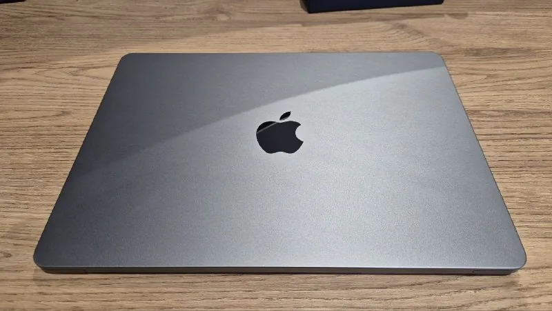MacBook Air M2 2022 8/256 1