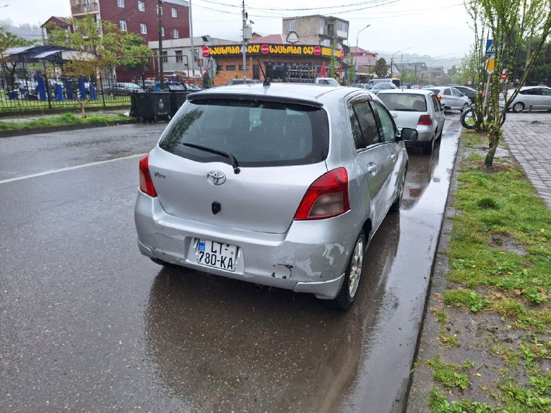 Toyota Vitz 2007 4