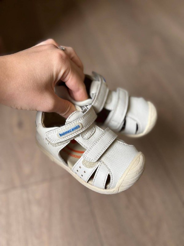 Сандалии Biomecanics детские 23 размер 4