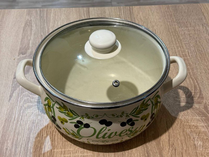 Кастрюля эмалированная, мельница, дозаторы, форма для запекания, подставки, кухонные весы, кухонные приборы, декоративная бутылка