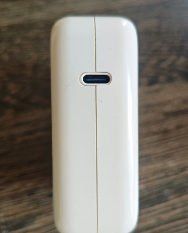61W USB-C Power Adapter 4