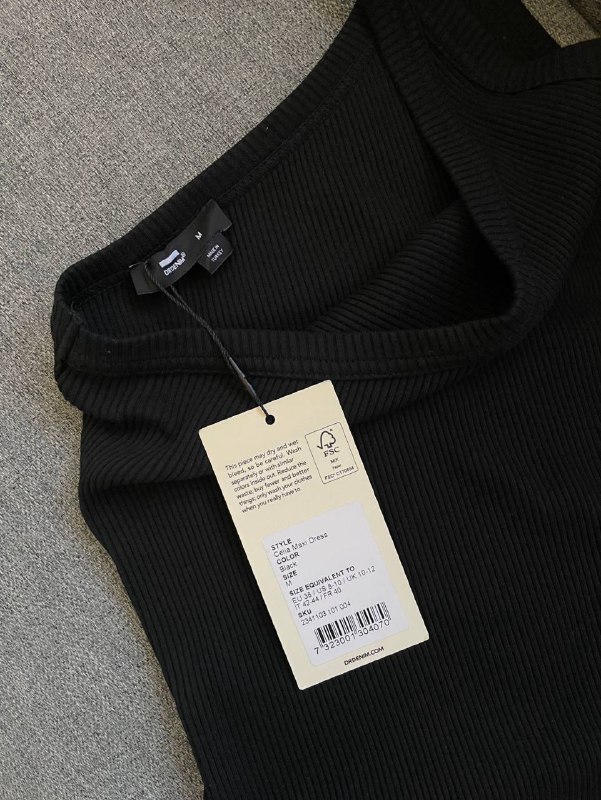 брюки Tommy Hilfiger, платье Dr. Denim 10